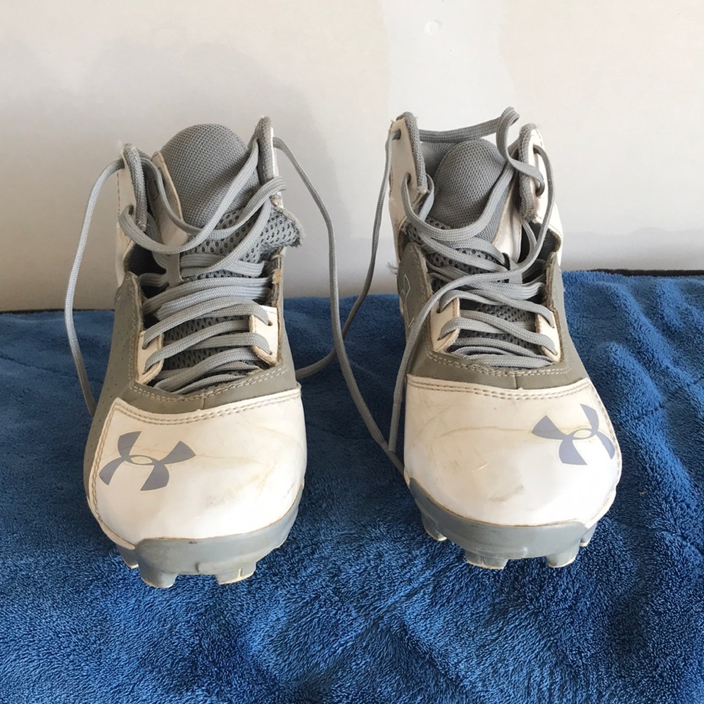 Under Armour girls softball cleats size 4y